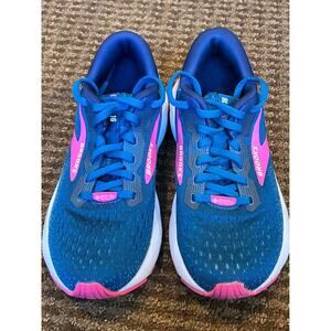 Brooks Ghost 16 GTX Running Shoes Women’s size 6. EUC!!!
